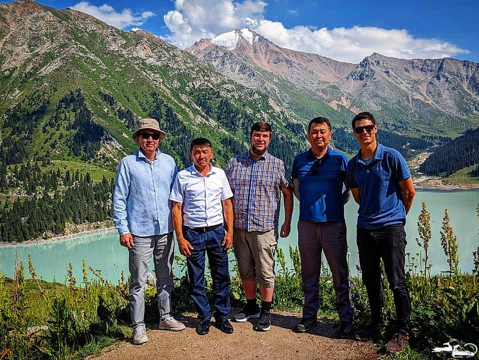 Partners meeting to enhance transboundary efforts between national parks of Kyrgyzstan 🇰🇬 and Kazakhstan 🇰🇿