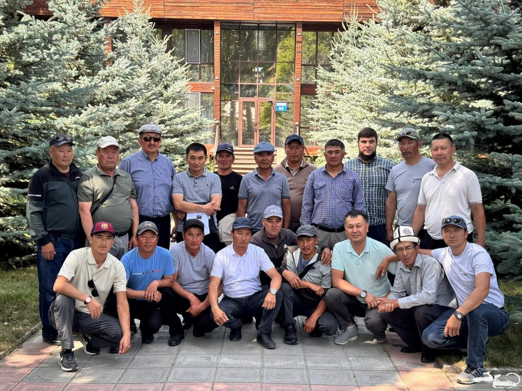 From July 28 to 29, 2025, the team of the Ilbirs Foundation, together with representatives of the Department for Biodiversity Conservation and Protected Areas (DBCPT), conducted a practical training for the rangers of the Naryn State Nature Reserve.