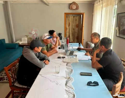On August 22, the team of the Ilbirs Foundation, with the support of NABU, held a meeting with members of Jashyl-Oroon in Toktogul📍.
