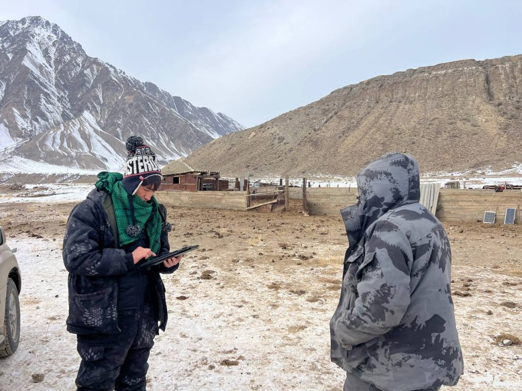 📆In January 2026, within the frames of the #CAMCAProject, staff of the Ilbirs Foundation conducted a field trip to the high-altitude zones of 📍the Issyk-Kul Province, where 27 interviews were conducted with livestock owners and shepherds.